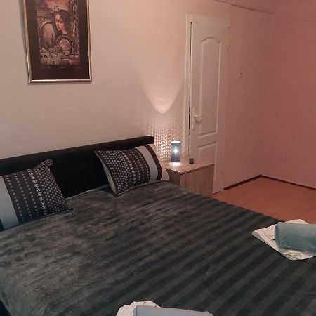 Krin Apartman Subotica Buitenkant foto