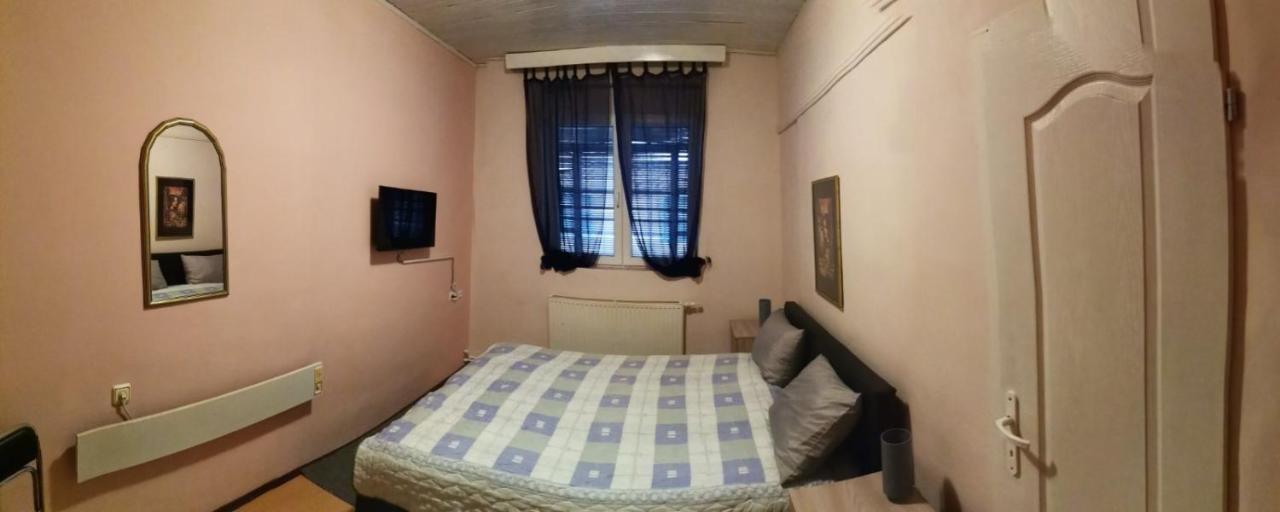 Krin Apartman Subotica Buitenkant foto